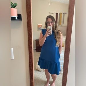 Maggy London Women's Boatneck Tent Dress with Sleeve Bands Size 4 in Navy Blue